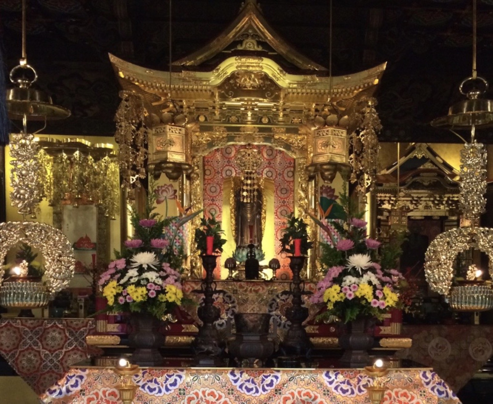 西念寺の内陣